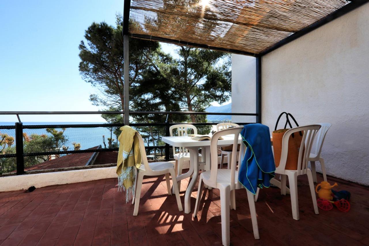 Testa Di Monaco - Basic Beach Accommodations Капо-д'Орландо Экстерьер фото